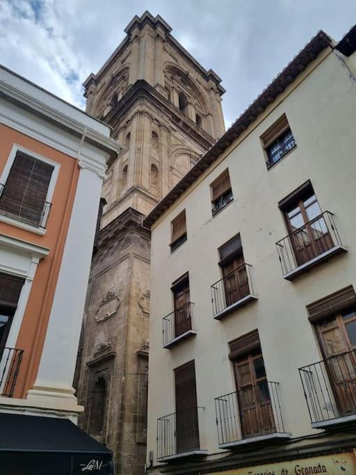 Exclusividad A Pie De La Torre De La Catedral Apartment Granada Exterior photo